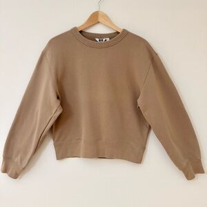 Uniqlo U Crewneck Cropped Relaxed Fit Sweatshirt in Tan, Size Large